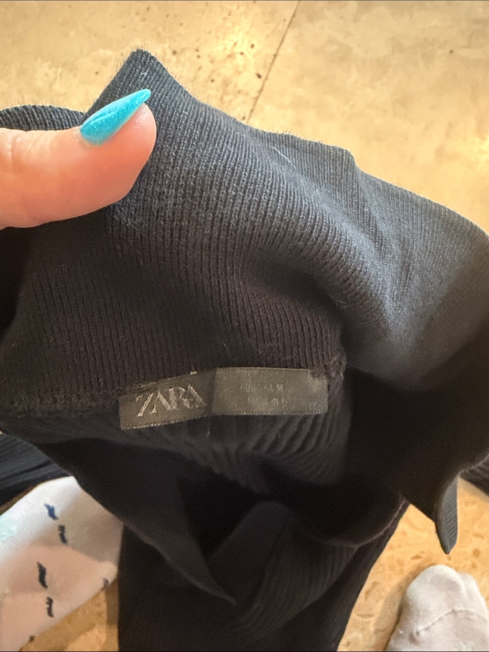 Zara Black Ribbed Deep V-Neck Sweater - Picture 2 of 3